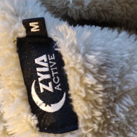 Zyia Active Teddy Cozy Cream Fleece Pullover - Picture 2 of 3